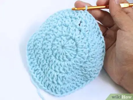 Imagen titulada Crochet a Baby Hat Step 18