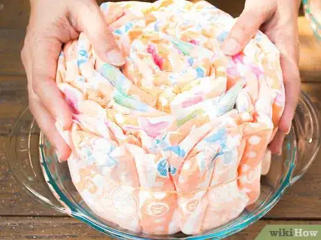 Imagen titulada Make a Diaper Cake without Rolling Step 5