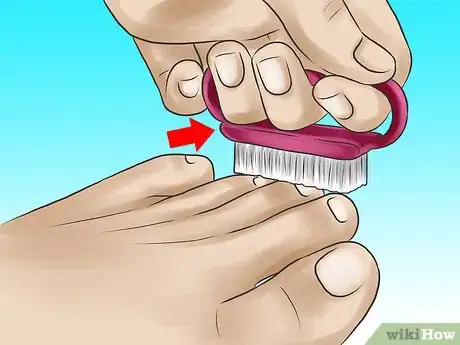 Imagen titulada Clean Toe Nails Step 5