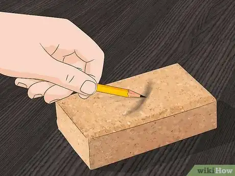 Imagen titulada Sharpen a Pencil With a Knife Step 10