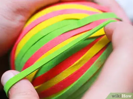 Imagen titulada Make a Rubber Band Ball Step 6