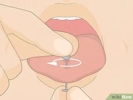 Imagen titulada Change a Tongue Piercing Step 12