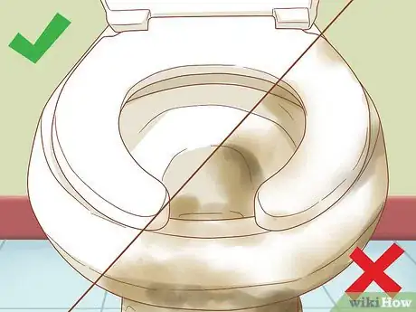 Imagen titulada Use a Toilet Seat Cover Step 5