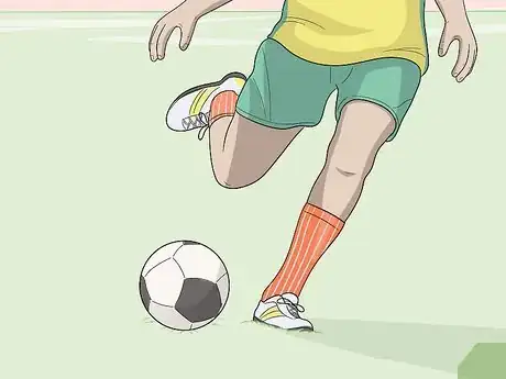 Imagen titulada Pass a Soccer Ball Step 6