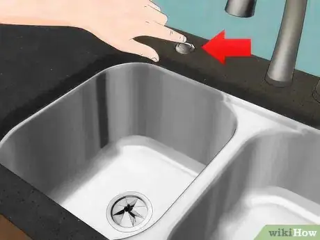 Imagen titulada Unclog a Garbage Disposal Step 1