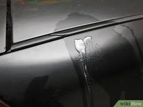 Imagen titulada Remove Egg Stains from Car Paint Step 5