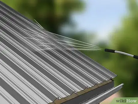 Imagen titulada Paint a Metal Roof Step 10