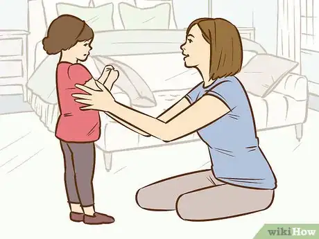 Imagen titulada Deal with Toddlers Who Touch Themselves Step 7