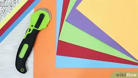 Imagen titulada Make a Paper Chain Step 1