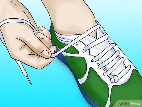 Imagen titulada Tie Your Shoe Laces Differently Step 14