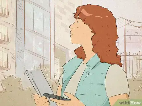 Imagen titulada Get Attention from a Guy over Text Step 16