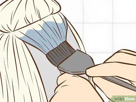 Imagen titulada Get Grey Blue Hair Step 18