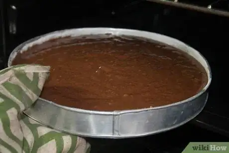 Imagen titulada Make a Chocolate Cake Step 37