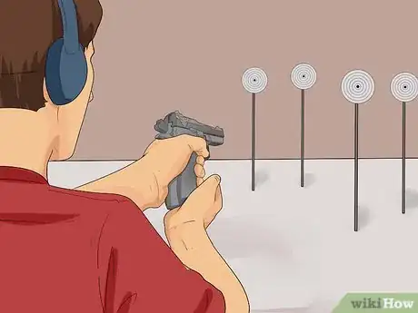 Imagen titulada Practice Drills with Your Handgun Step 7