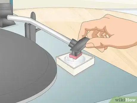 Imagen titulada Clean the Needle on a Record Player Step 3