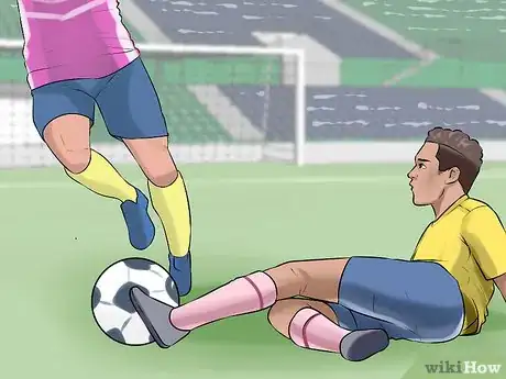 Imagen titulada Slide Tackle in Soccer Step 9