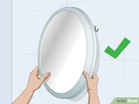 Imagen titulada Hang a Mirror on a Wall Without Nails Step 9
