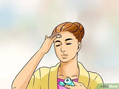 Imagen titulada Remove a Blackhead from Your Forehead Step 3