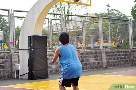 Imagen titulada Make a Pull up Jump Shot in Basketball Step 3