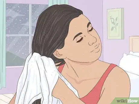 Imagen titulada Sleep With Wet Hair Step 1