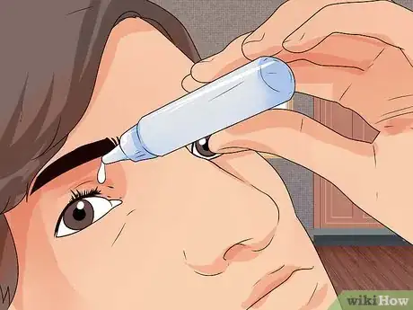 Imagen titulada Remove a Speck From Your Eye Step 5