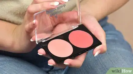 Image intitulée Apply Blush Step 12