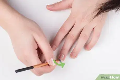 Image intitulée Make Fake Nails Look Real Step 12