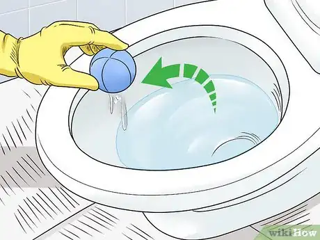 Image intitulée Unclog a Toilet Step 3