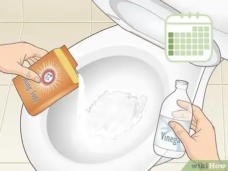 Image intitulée Clean a Toilet Bowl with Vinegar and Baking Soda Step 10