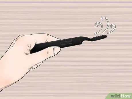 Image intitulée Heat an Eyelash Curler Step 9