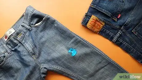 Image intitulée Remove Chewing Gum from Jeans Step 16