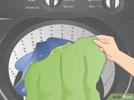 Image intitulée Wash Your Clothes With Dish Liquid Step 2