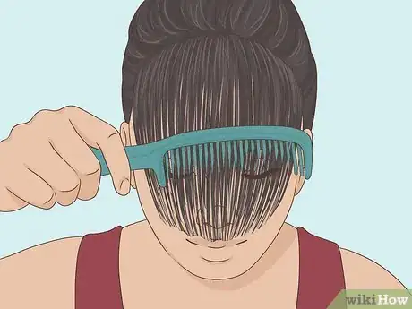 Image intitulée Cut Your Own Bangs Step 1