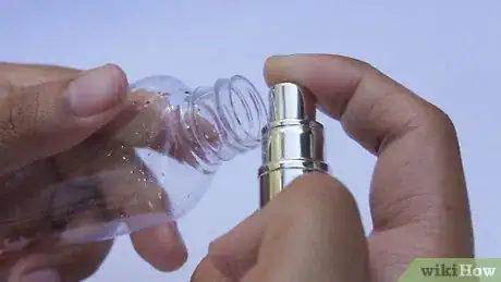 Image intitulée Refill a Perfume Travel Bottle Step 7