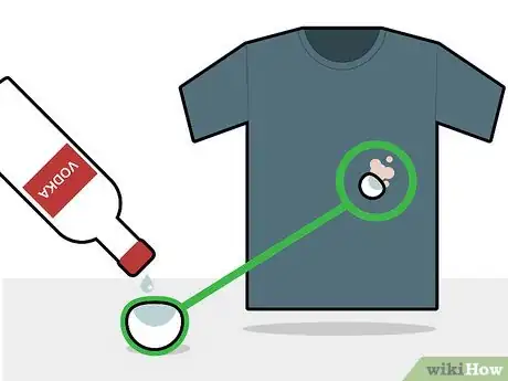Image intitulée Get Bleach Out of Clothes Step 5