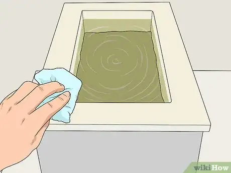 Image intitulée Clean a Wax Pot Step 12