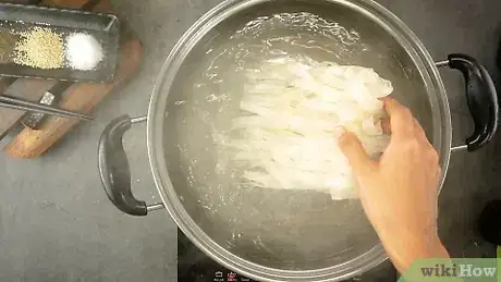 Image intitulée Make Hibachi Noodles Step 2