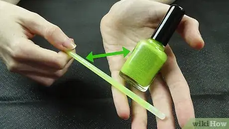 Image intitulée Make Glow in the Dark Nail Polish Step 2