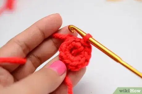 Image intitulée Crochet a Star Step 21