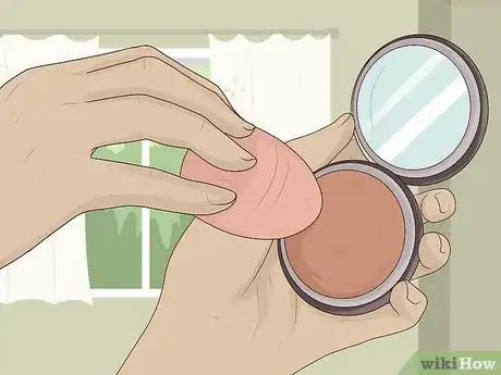 Image intitulée Use a Beauty Blender Step 4