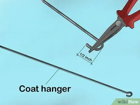 Image intitulée Use a Coat Hanger to Break Into a Car Step 12