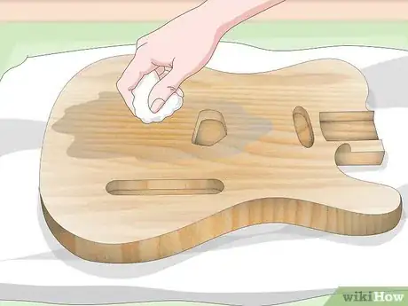 Image intitulée Custom Paint Your Electric Guitar Step 11