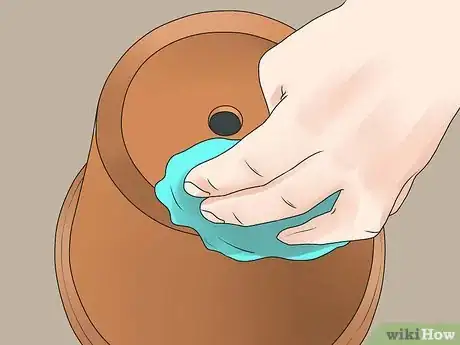 Image intitulée Drill a Clay Pot Step 7