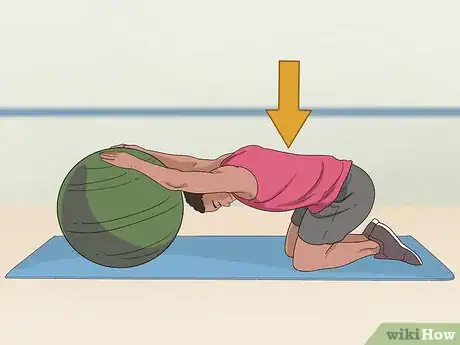 Image intitulée Use an Exercise Ball to Help with Lower Back Pain Step 7