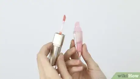 Image intitulée Apply Lip Gloss Step 6