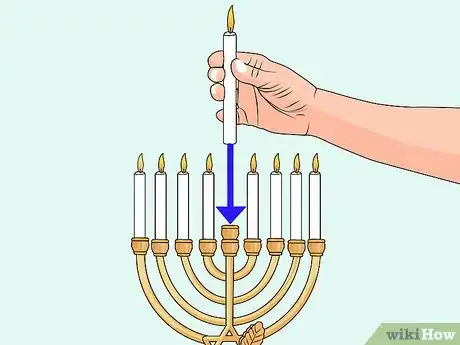 Image intitulée Light a Chanukah Menorah Step 10