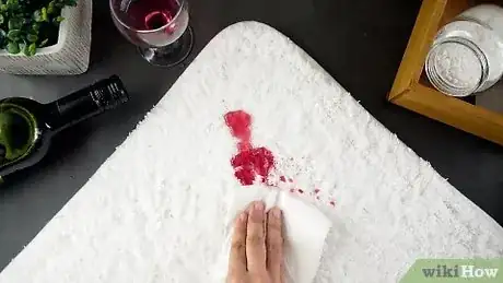 Image intitulée Get Red Stains Out of Carpet Step 1