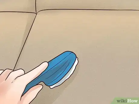 Image intitulée Clean and Maintain a Suede Couch Step 10