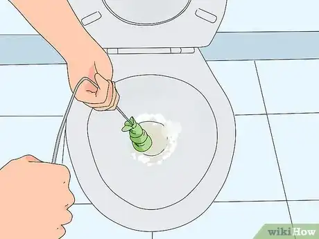 Image intitulée Unclog a Toilet Without a Plunger Step 10