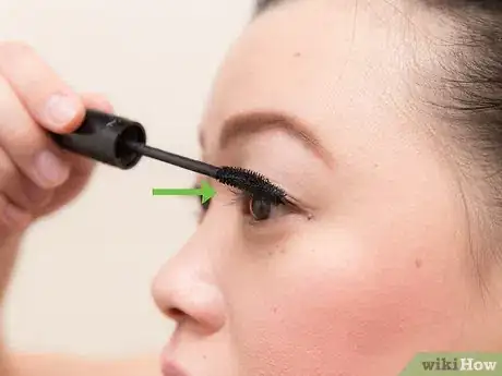 Image intitulée Get Thicker Lashes Step 6